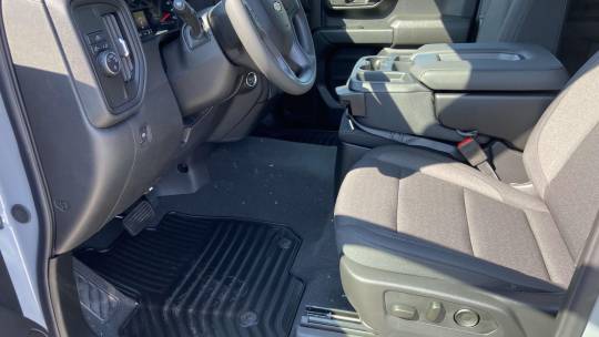 new 2024 chevrolet silverado 1500 custom crew cab short bed 2wd