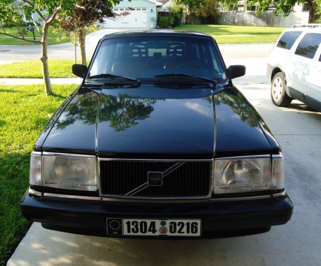 1993 volvo 240 wagon, black, rwd automatic, southern snow bird car