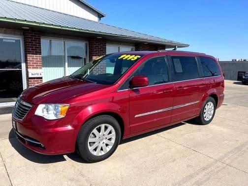 2016 chrysler town & country touring front-wheel drive lwb passenger van in cedar rapids, iowa
