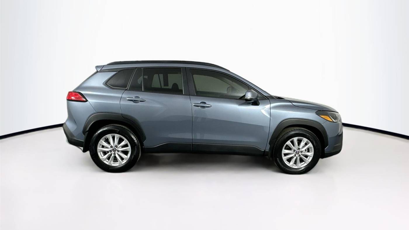 2023 toyota corolla cross le