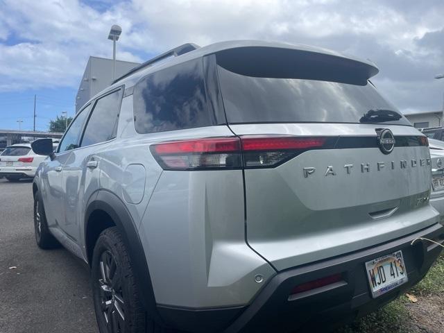 2022 nissan pathfinder sv
