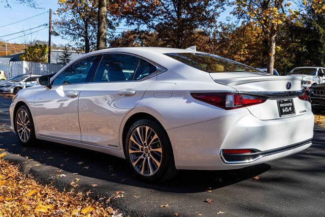 2021 lexus es 300h base