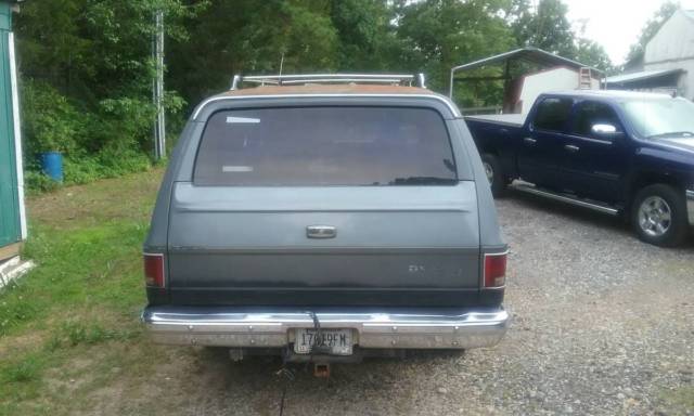1988 chevrolet suburban: no reserve!!!