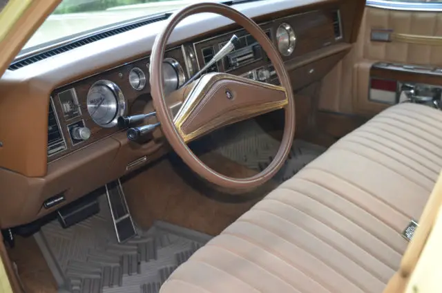 1977 buick electra 225 sedan 4-door 6.6l