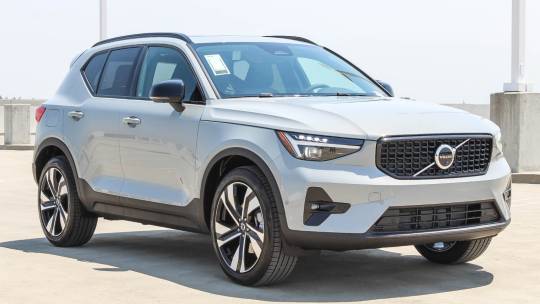 2025 Volvo XC40