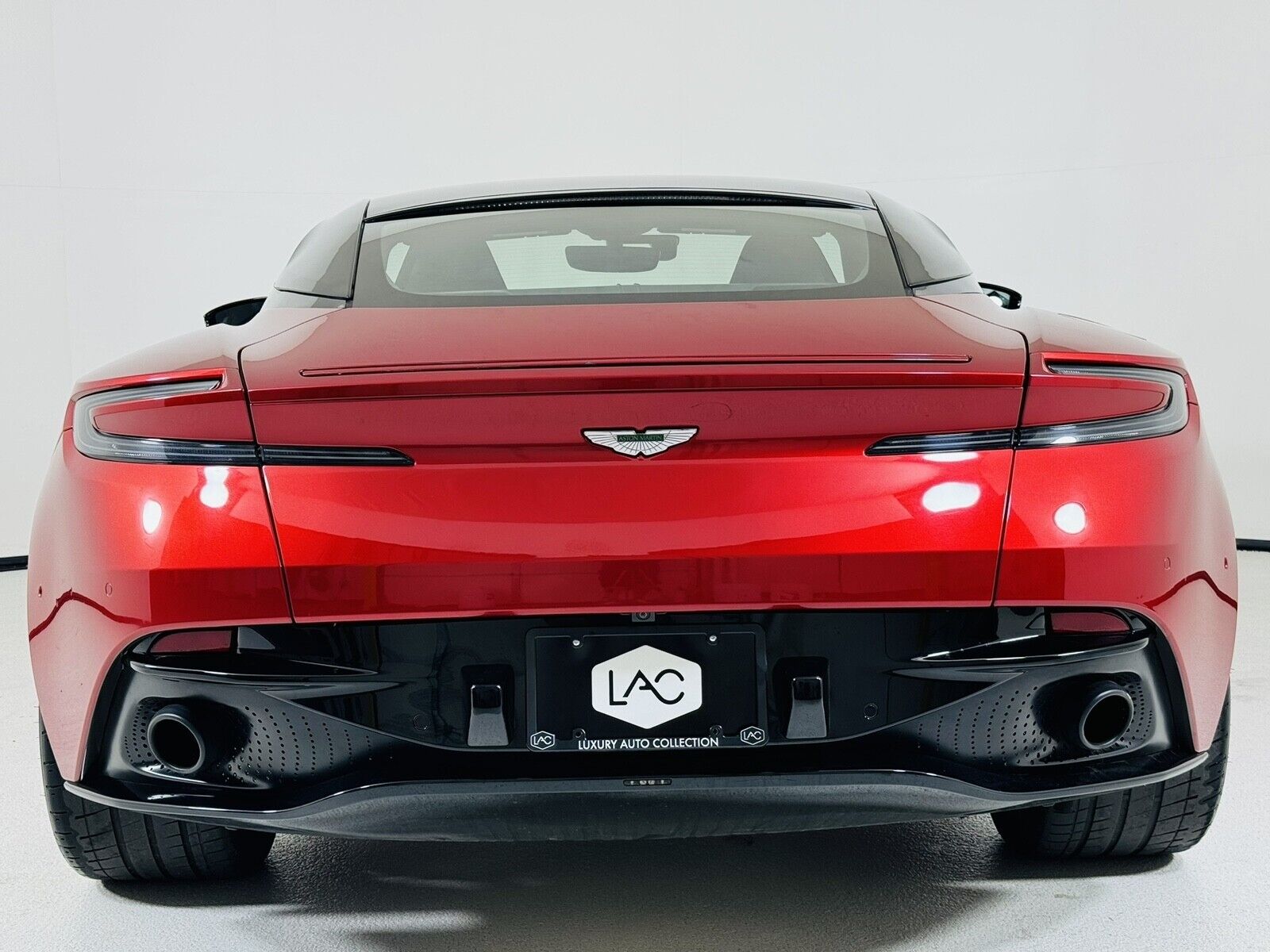 2020 aston martin db11 amr