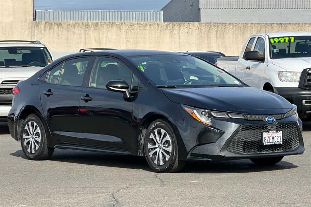 2022 toyota corolla hybrid le