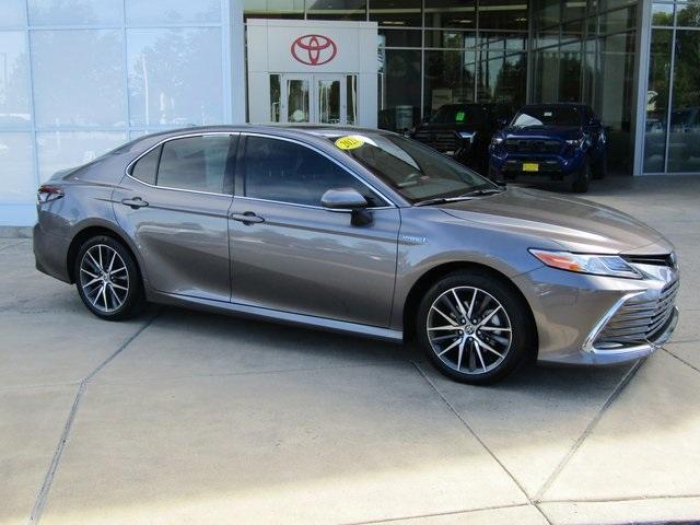 2021 toyota camry hybrid xle