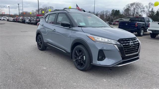 2022 nissan kicks sr