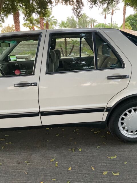 1992 saab 9000 hatchback 5 speed / sunroof / cd -eq