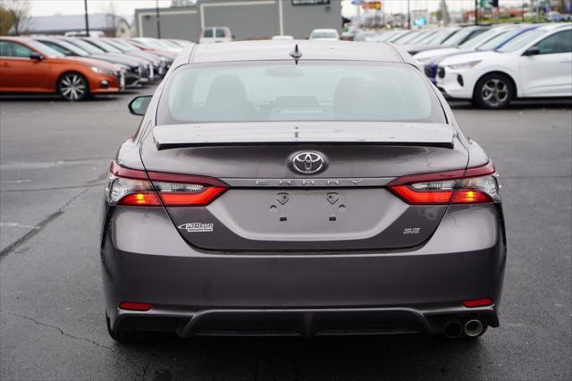 2022 toyota camry se