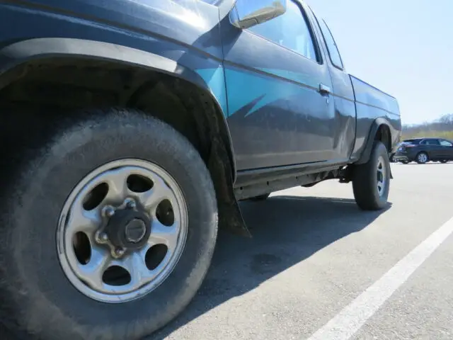 1994 xe used 2.4l i4 12v manual rwd pickup truck premium
