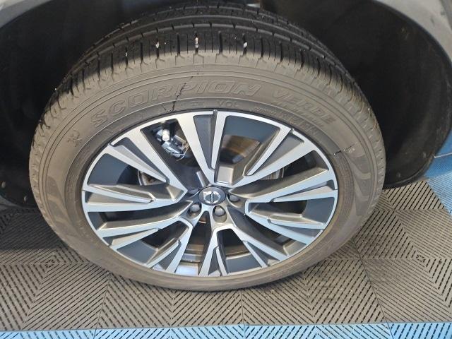 2022 volvo xc90 t6 momentum 7 passenger