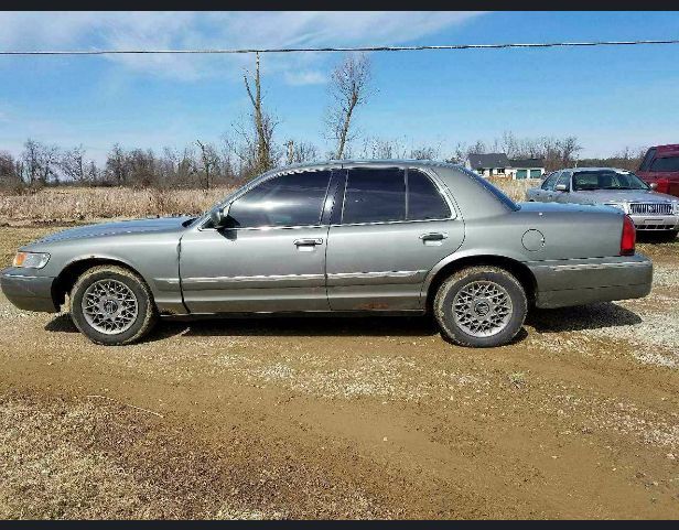 2000 mercury grand marquis gs in michigan by owner