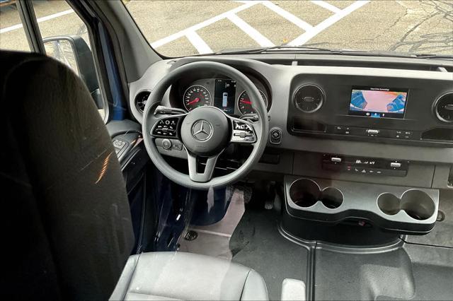 2024 mercedes-benz sprinter 2500 standard roof