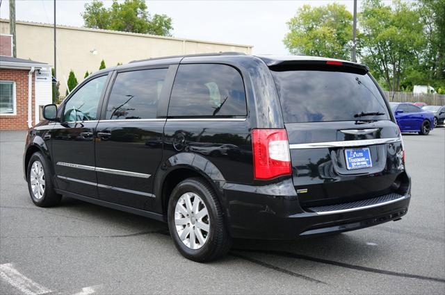 2016 chrysler town & country touring