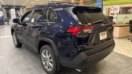2024 Toyota RAV4 xle premium