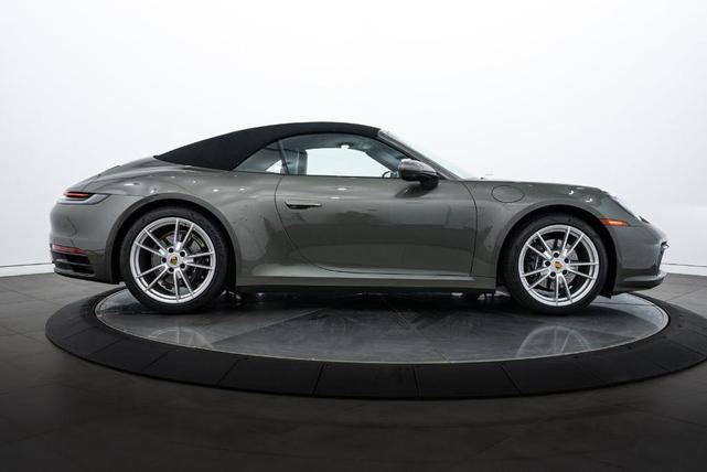 2022 porsche 911 carrera