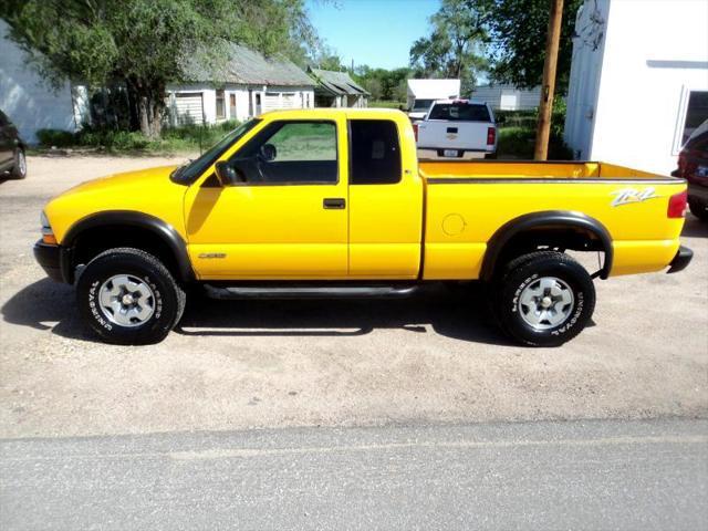 2003 chevrolet s-10 base