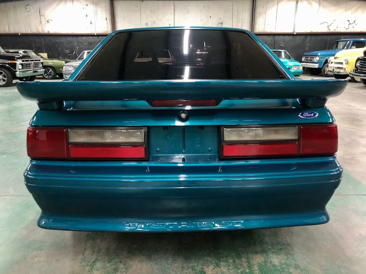 1993 ford mustang gt 5.0 / 5 speed