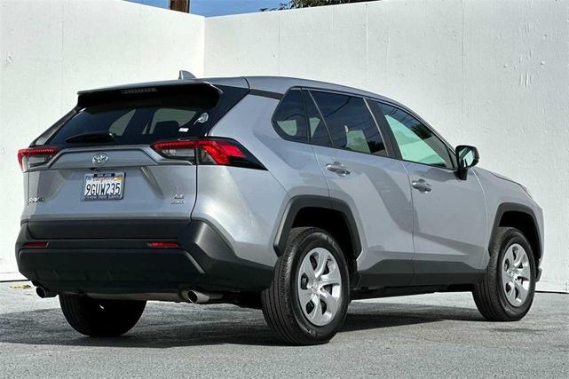 2023 toyota rav4 le