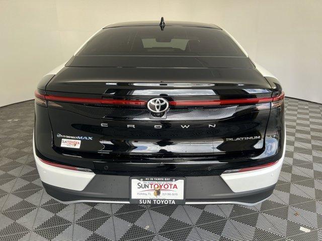 2024 toyota crown platinum