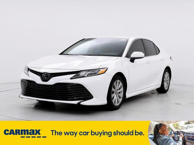 2018 toyota camry le