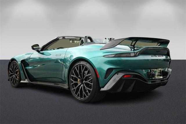 2023 aston martin vantage base