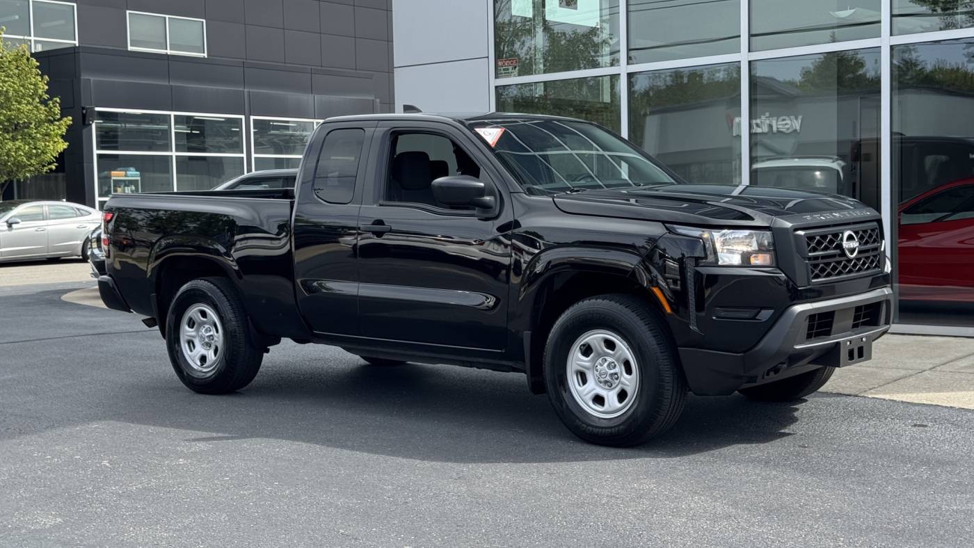 2022 nissan frontier s