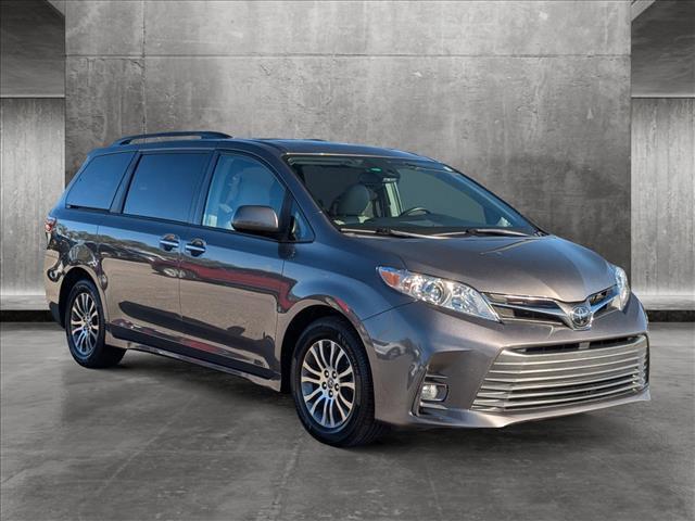 2018 toyota sienna xle