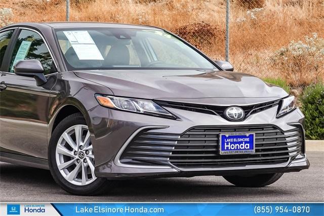 2024 toyota camry le