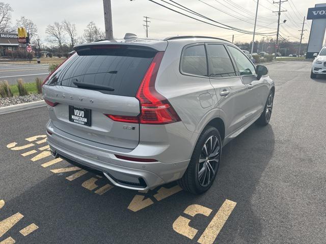 2024 volvo xc60 b5 plus dark theme