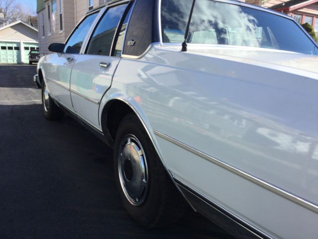 1986 chevy caprice classic 51k 1 owner white/blue loaded no reserve