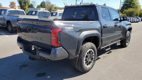 2024 Toyota Tacoma trd off-road 4d double cab
