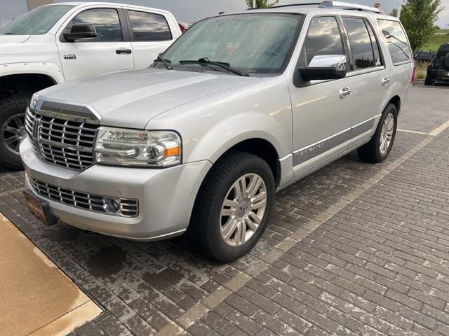 2011 lincoln navigator base