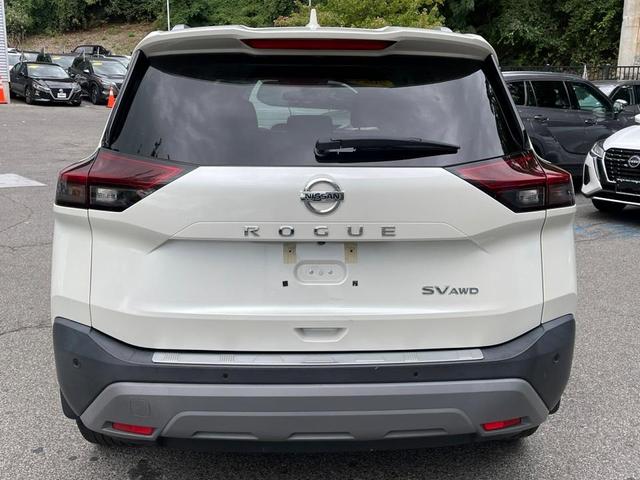 2021 nissan rogue sv
