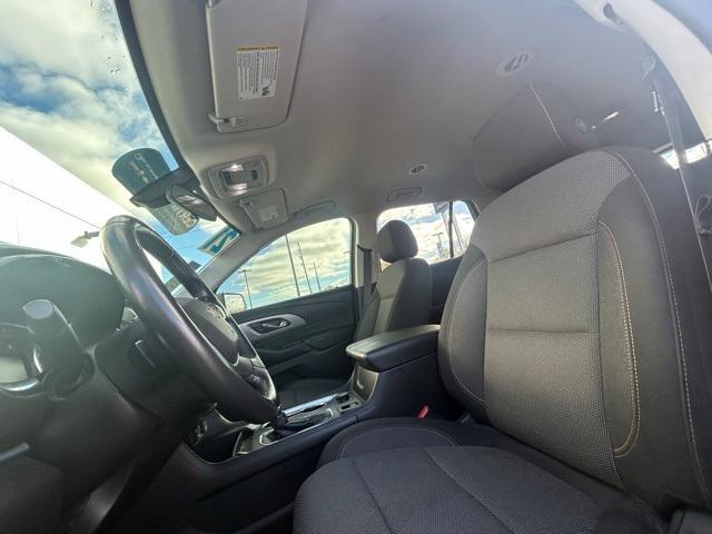 2021 chevrolet traverse lt cloth