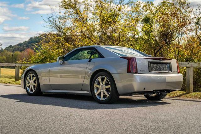 2005 cadillac xlr base