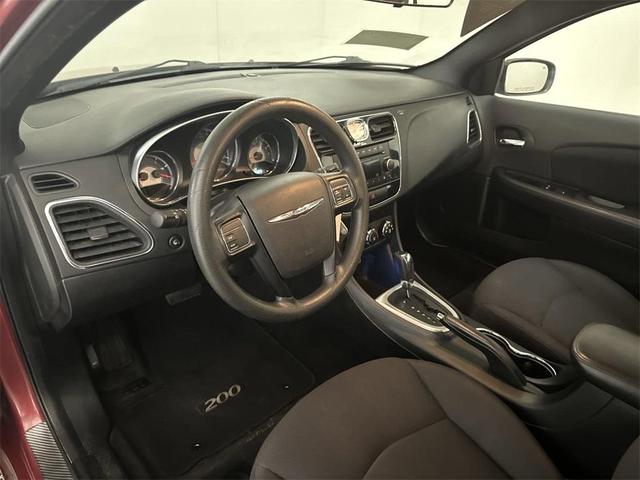2014 chrysler 200 lx