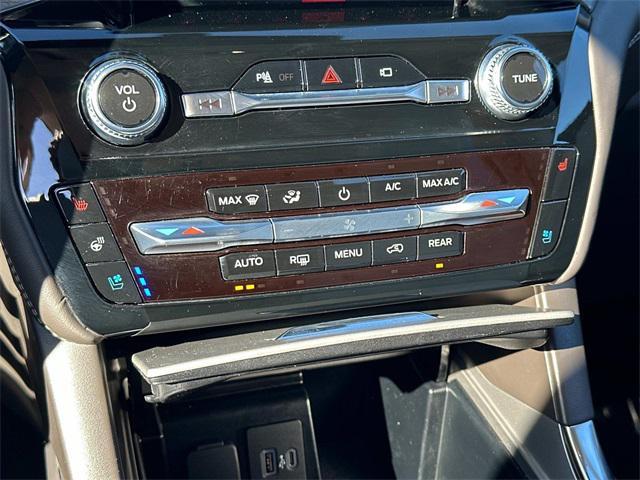 2022 ford explorer platinum