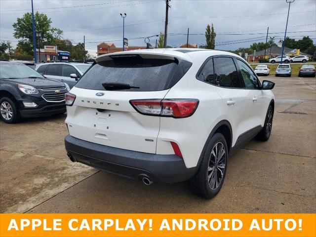 2022 ford escape se