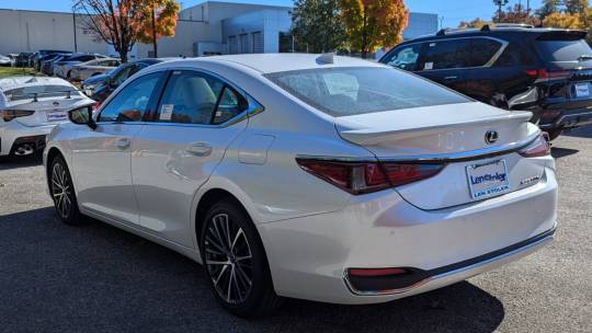 2025 Lexus ES