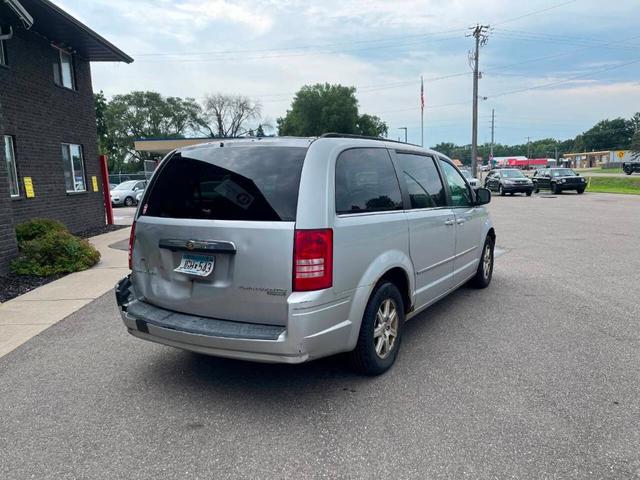 2009 chrysler town & country touring