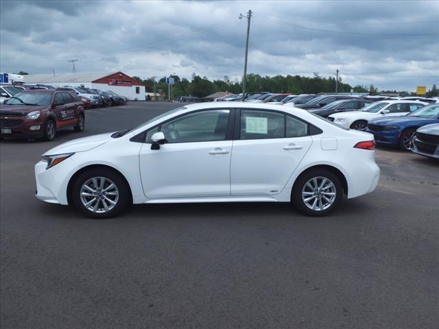 2023 toyota corolla hybrid le