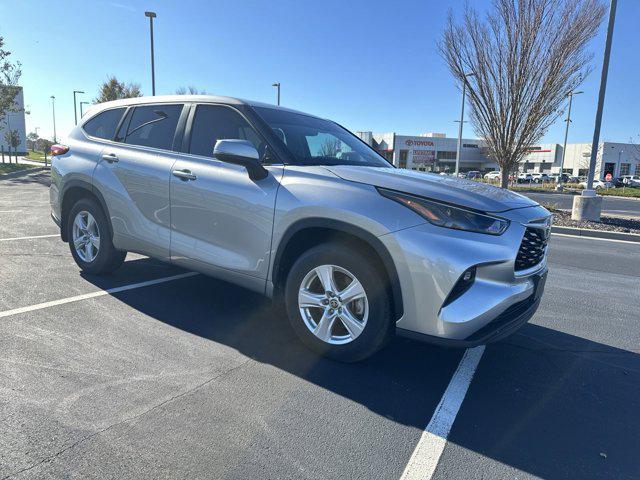 2023 toyota highlander le