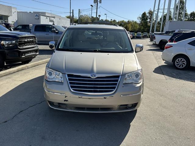 2008 chrysler town & country limited