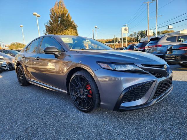 2021 toyota camry se