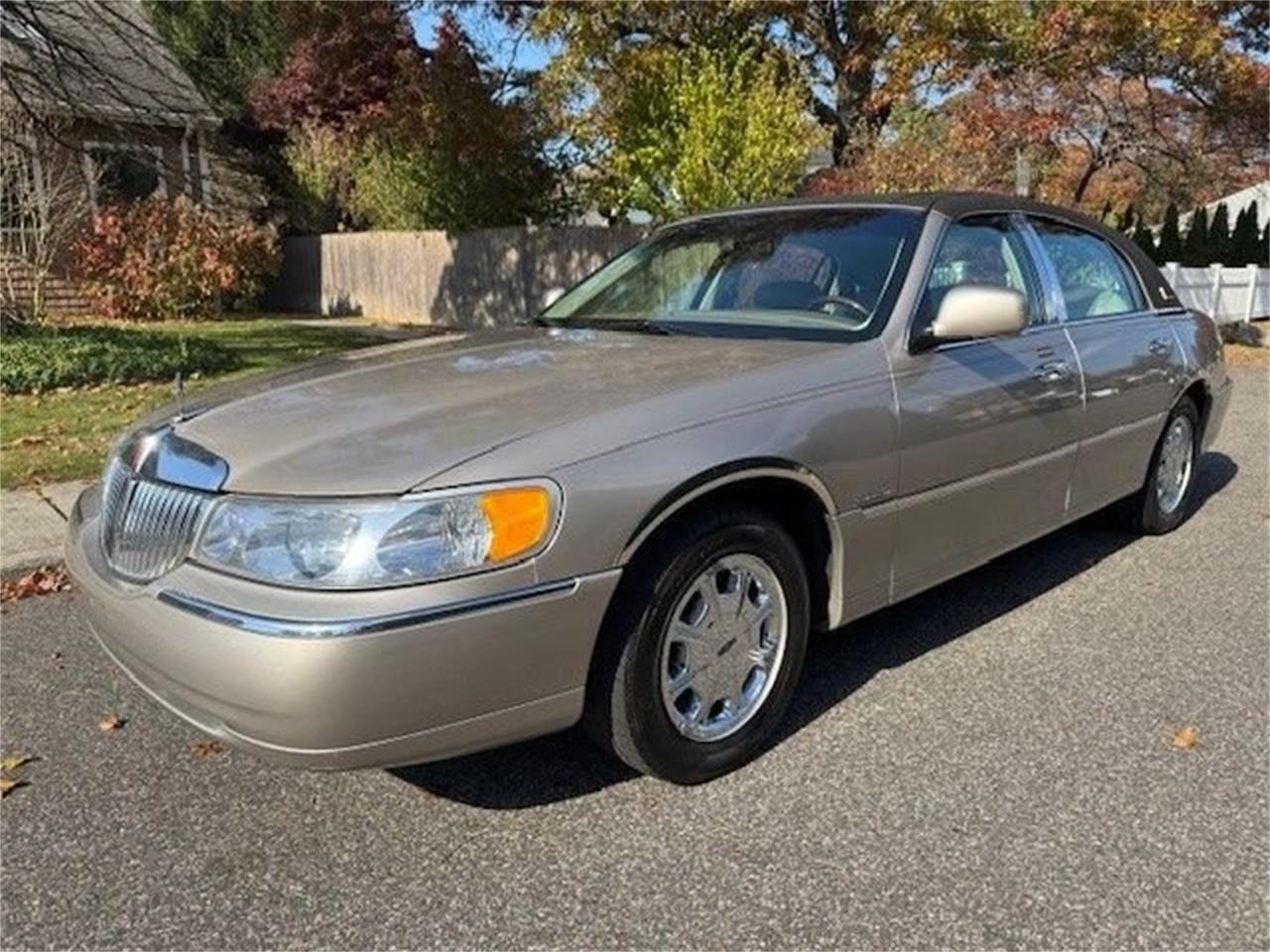 2000 lincoln town car