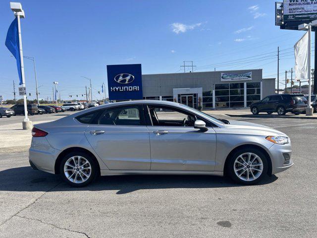 2020 ford fusion se