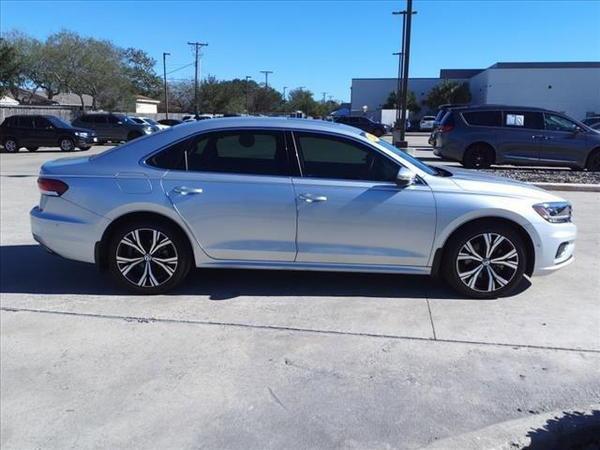 2020 volkswagen passat in minneapolis, minnesota